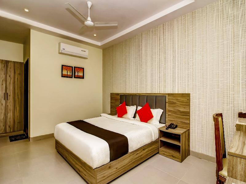 Capital O 28086 Sindhura Grand Hyderabad Exterior photo