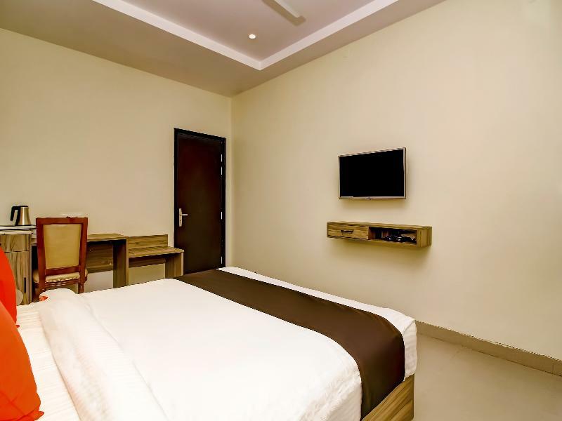 Capital O 28086 Sindhura Grand Hyderabad Exterior photo